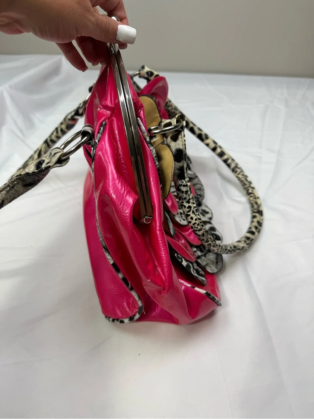Women’s Hot Pink Floral Appliqué Shoulder Bag